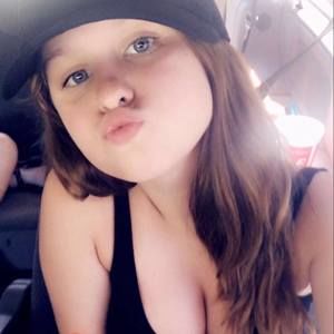 Meet your Posher, Desiree